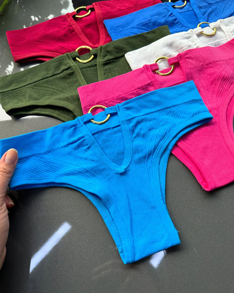 Free-Cut Women's Panty with Chic Ring