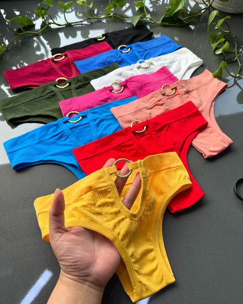 Free-Cut Women's Panty with Chic Ring
