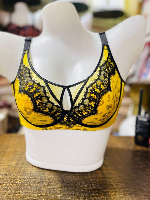 Lace Pattern Underwire Moulded Bra