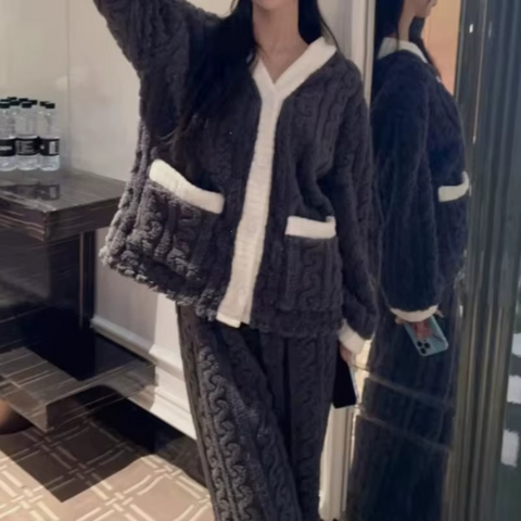 2PC Padded Velvet Pyjama Set – Winter Edition