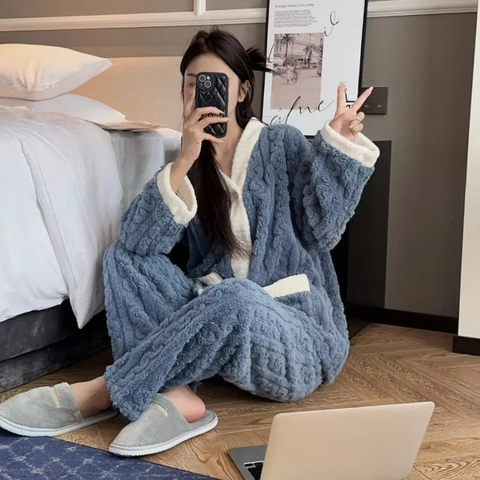 2PC Padded Velvet Pyjama Set – Winter Edition